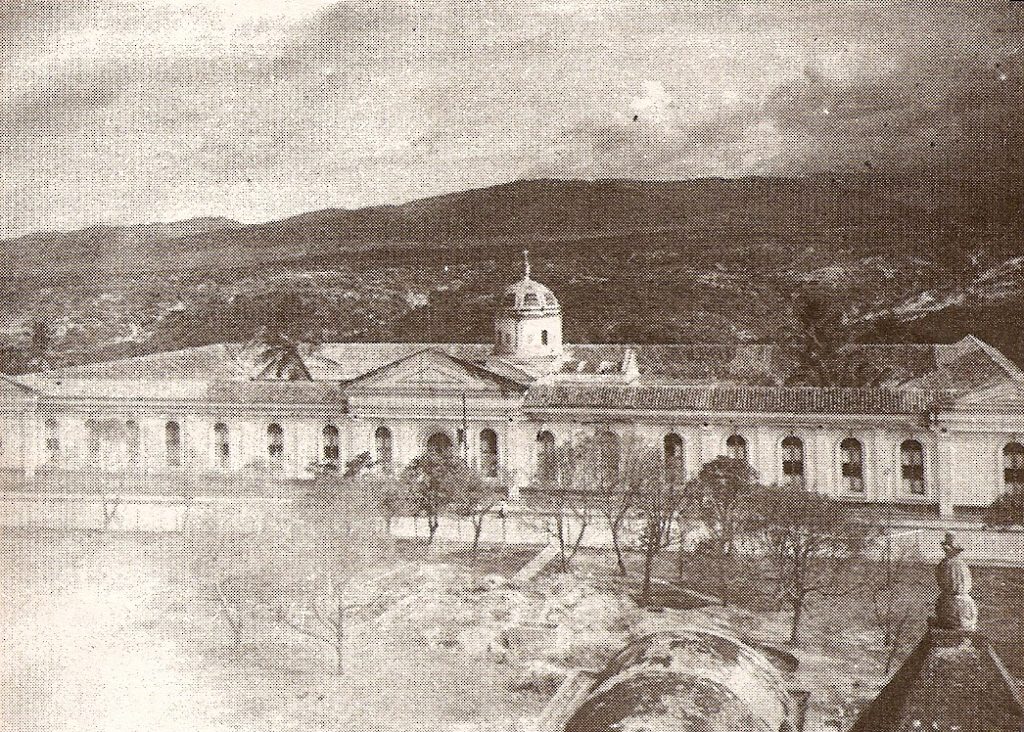 Hospital Central Universitario Antonio Maria Pineda Siglo XX